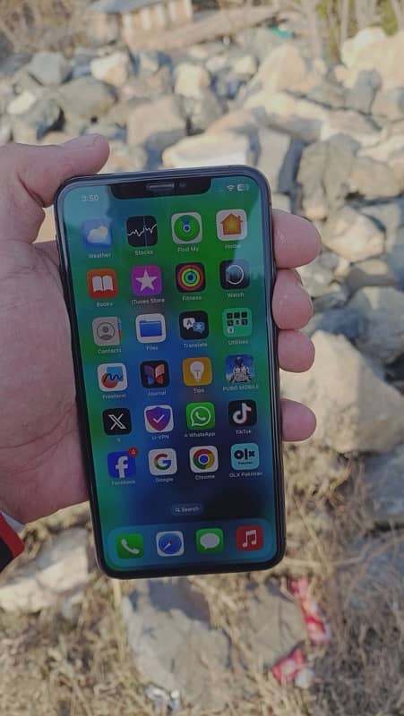 Iphone xs max 256gbNON PTA 10/10 PUBG 60 FPS  PRICE 75k 3