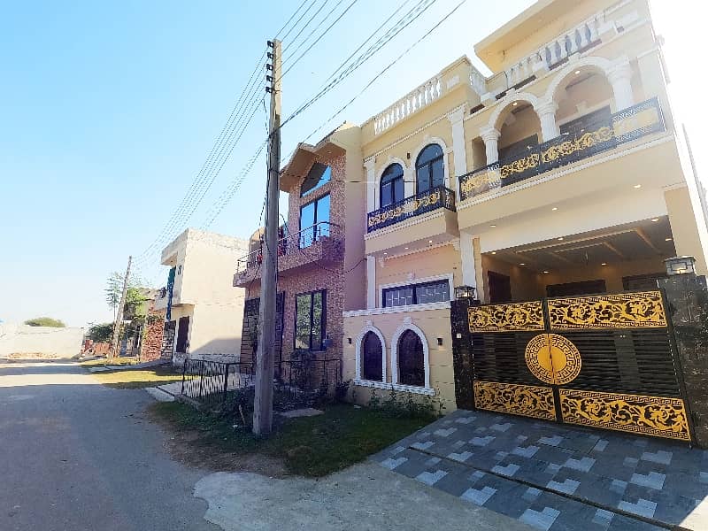 A Palatial Residence For Corner sale In Audit & Accounts Phase 1 - Block F Lahore 5