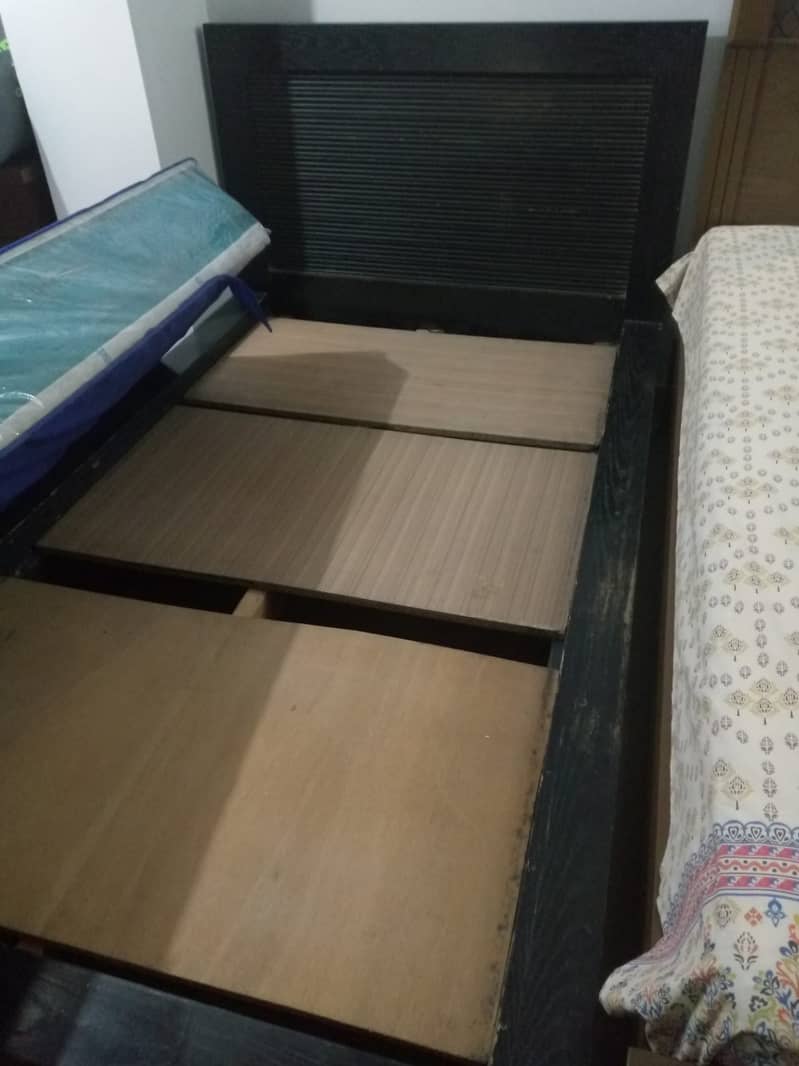 Stylish Single Bed - Great Condition (Mattress Excluded) 0