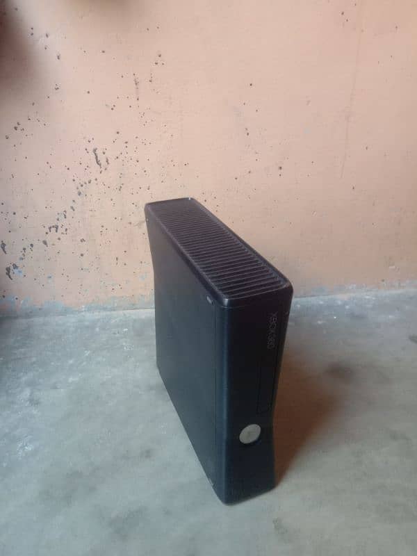 Xbox 360 Slim model 250 hard 22 inch led 1 speaker full setup 1