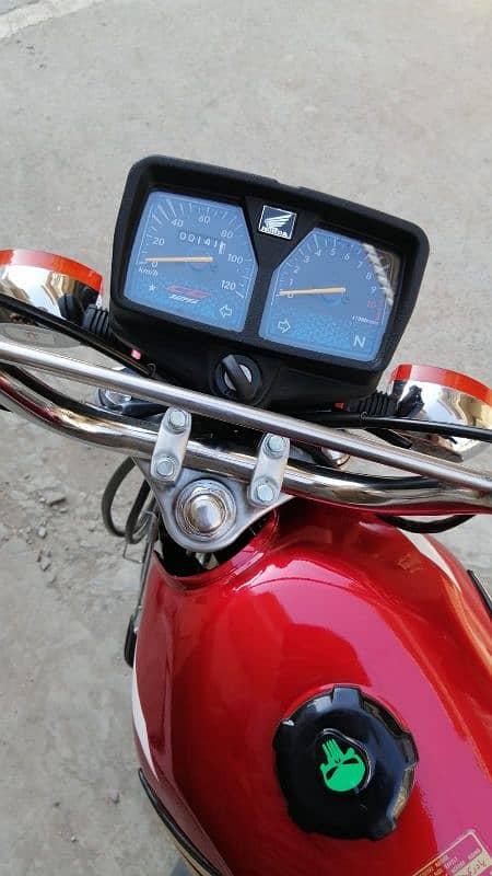 Honda CD 125 red 3