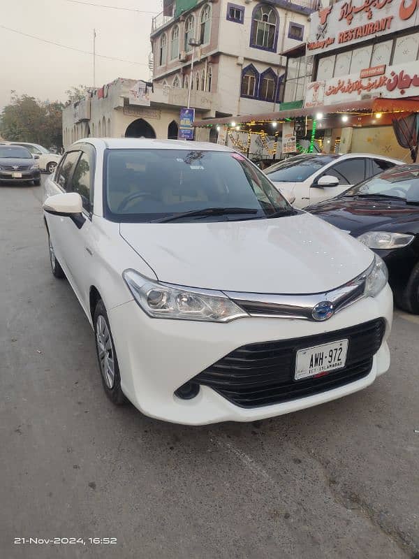 Toyota Corolla Axio 2017 hybrid 1