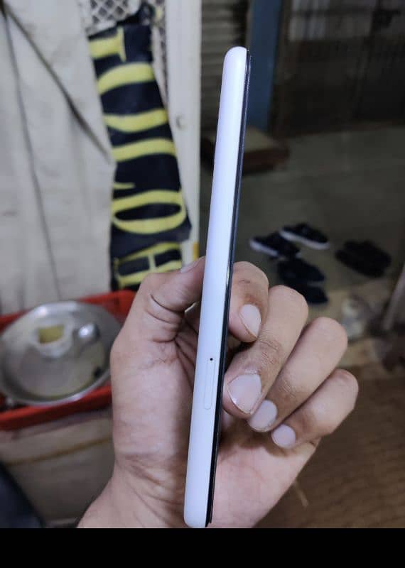 Google pixel 4a 5g white 2