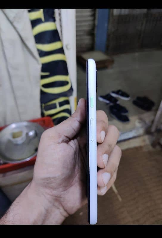 Google pixel 4a 5g white 3