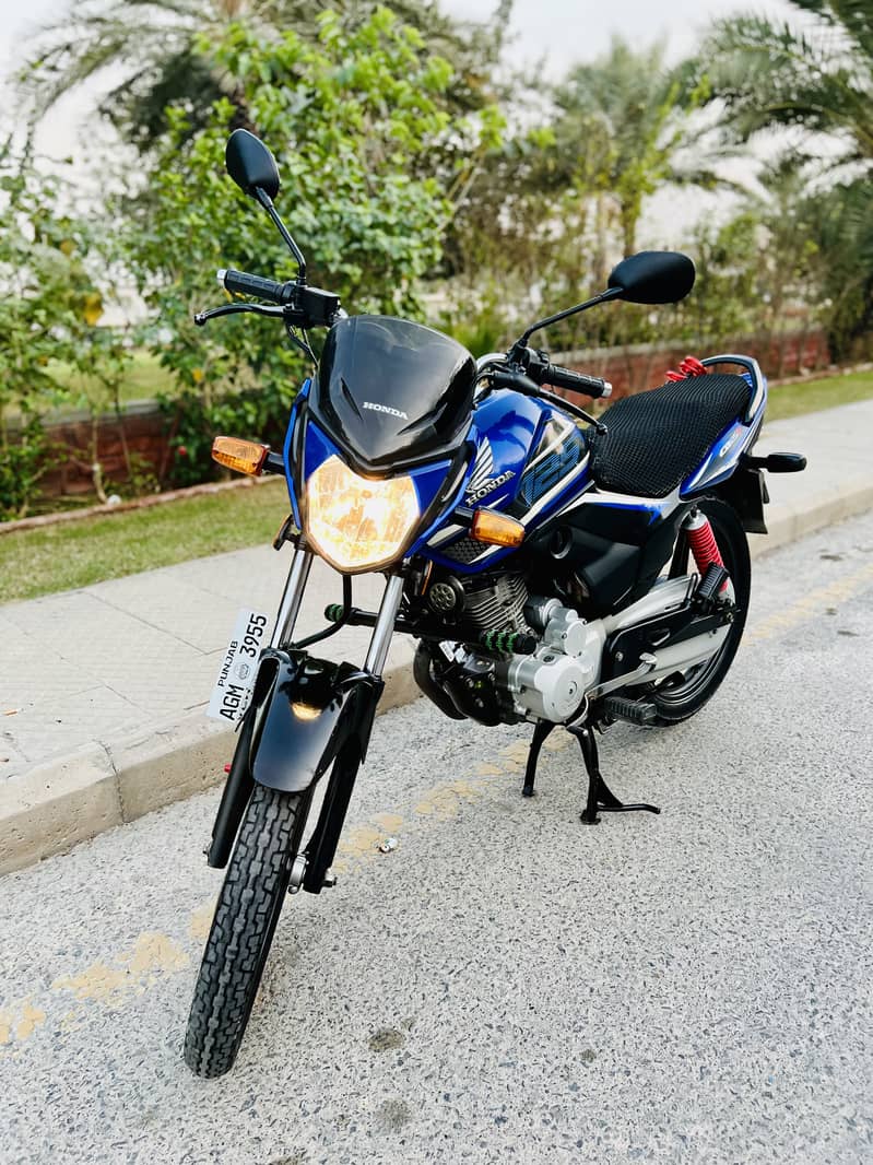 For Sale: Blue Honda CB 125 F Special Edition 2