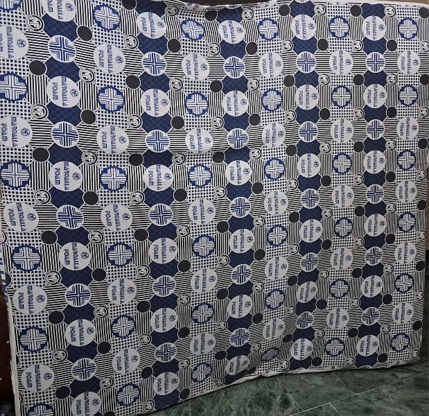 Used King Size Foam Matress In Good Condition 1