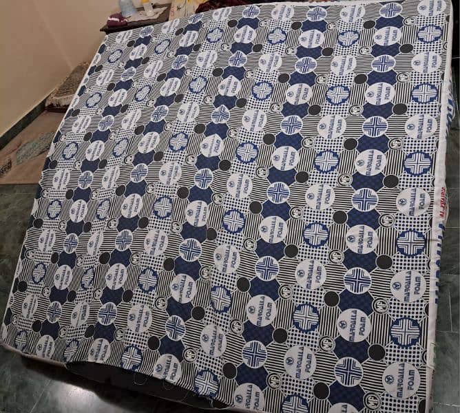 Used King Size Foam Matress In Good Condition 2