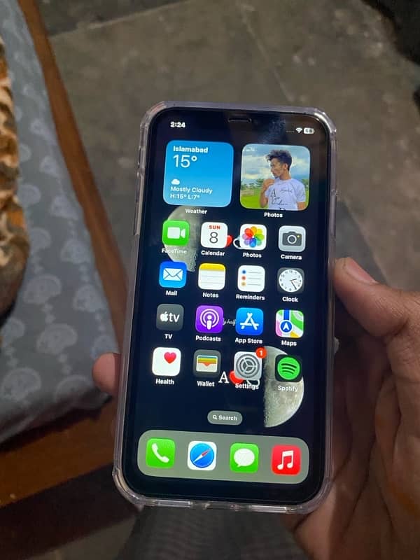 iPhone 11 Black Colour Nonpta jv 64gb only for Sale 9