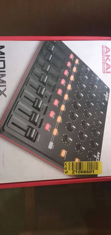 Akai Professional MIDImix High-Performance Portable Mixer 1