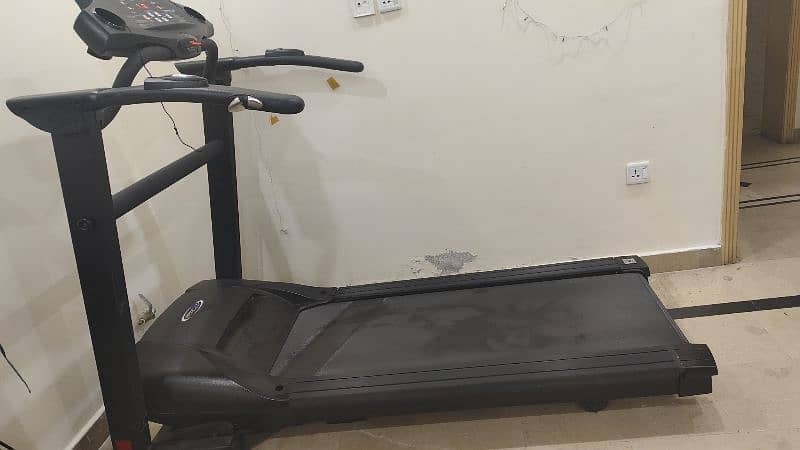 Italian imported semi commercial treadmill for sale in reasonable 1