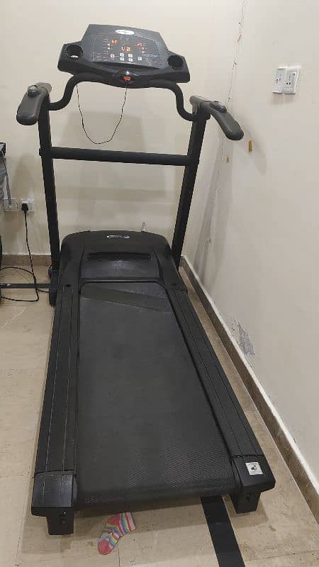 Italian imported semi commercial treadmill for sale in reasonable 2