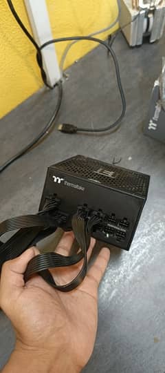 Powersupply : Therlmaltake ToughPower GF 750W (80+ Gold)