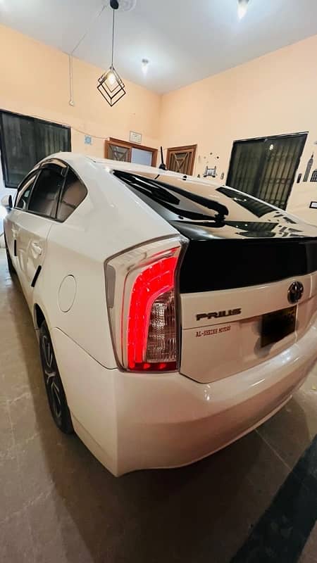 Toyota Prius 2015 7