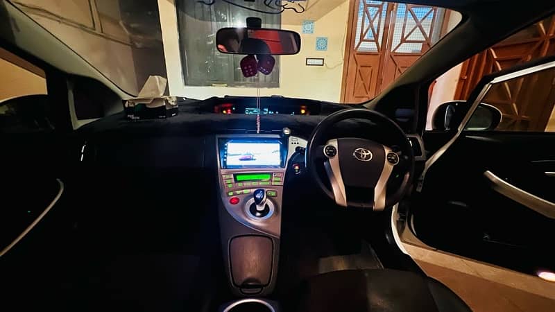 Toyota Prius 2015 10