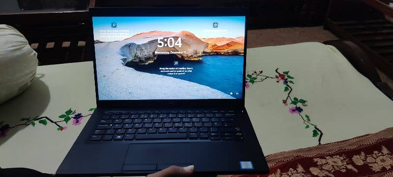 Dell latitude 7390 i7 8th generation 3