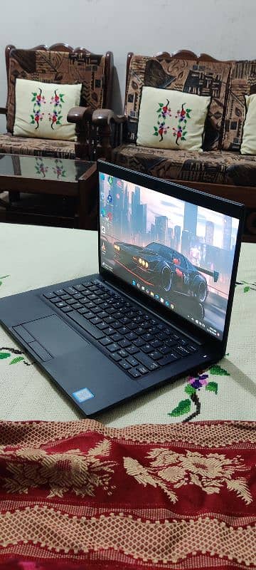 Dell latitude 7390 i7 8th generation 9