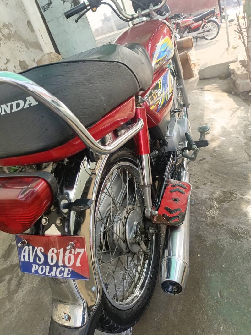 Honda CD 70 2021 8