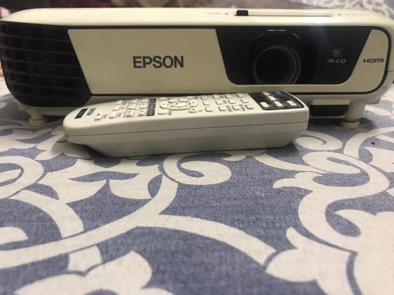 Epson EB-X31 Projector 1