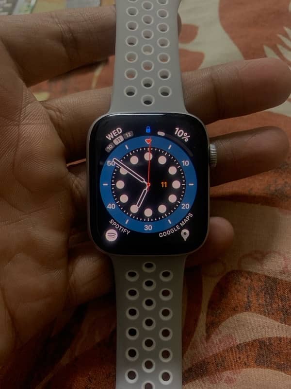 Apple Watch SE 2nd Generation 44mm 7