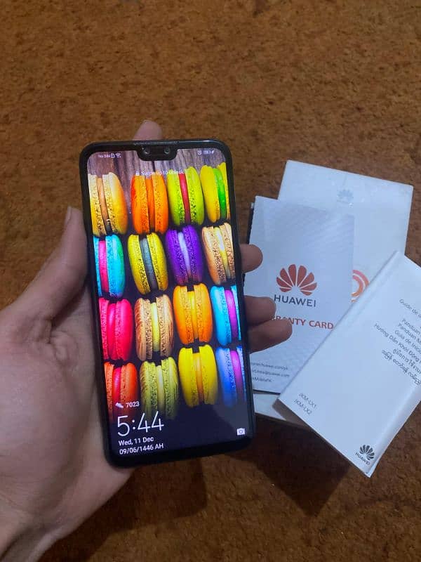 HUAWEI Y9 2019 4/64 WITH BOX ONLY 0