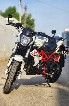 Benelli tnt 150i 2023 model