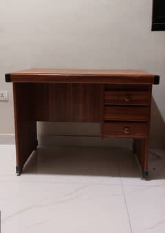 Study table available for sale in Askari 5, Malir cantt