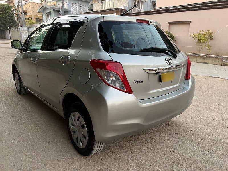 Toyota Vitz 2011/2014 3