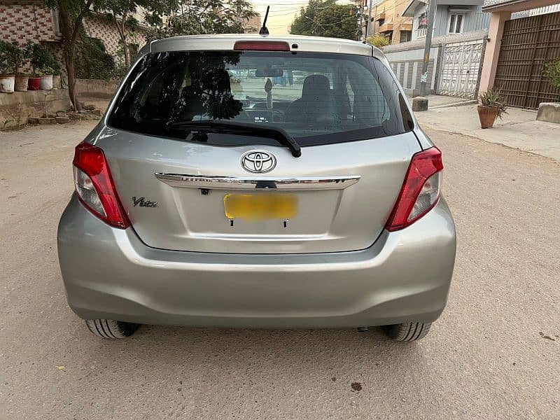 Toyota Vitz 2011/2014 4