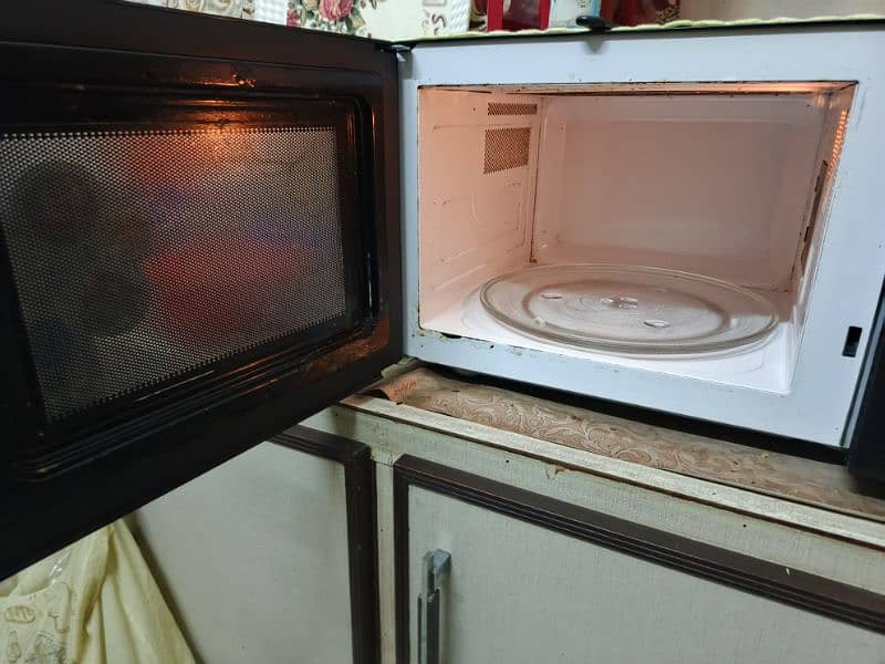 Haier microwave for sale in great condition. 2