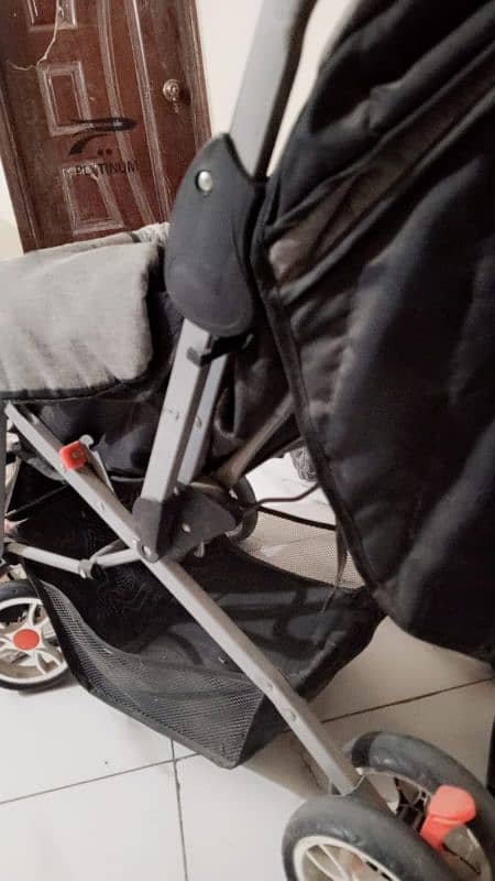 baby stroller like new 7