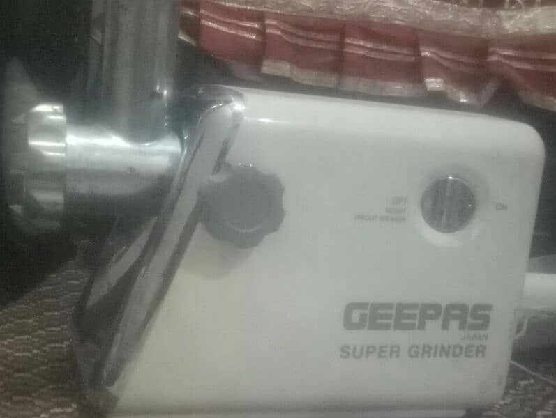 Geepas Meat Grinder New 1