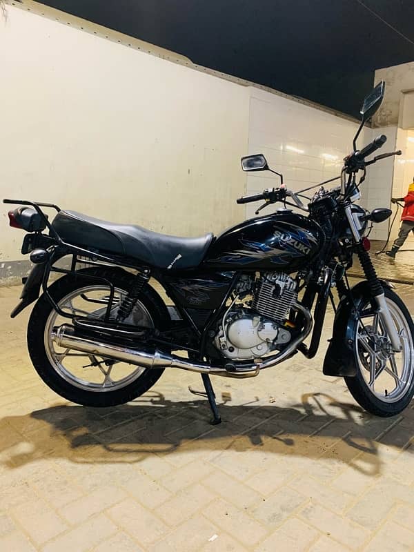 Suzuki GS 150 SE 2020 4