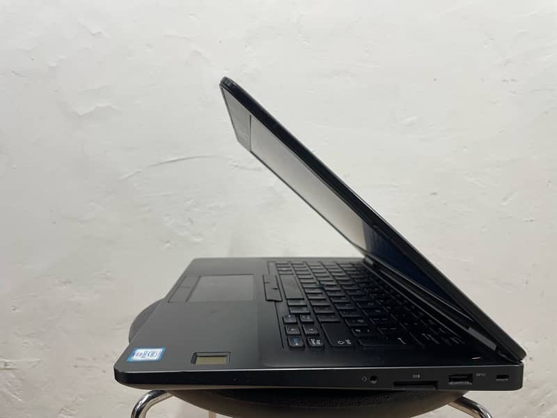 Dell laptop Latitude e5470 I5 6th generation 7