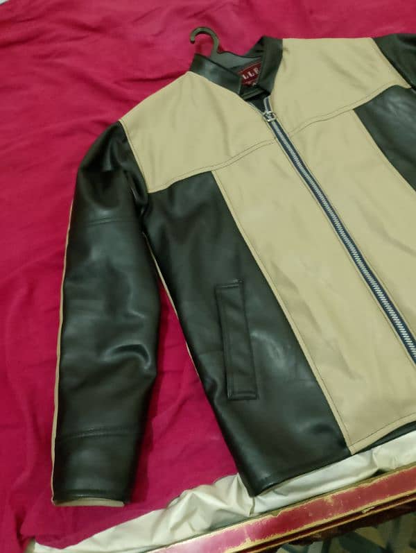 jacket ledar he new condition  he L size he 10