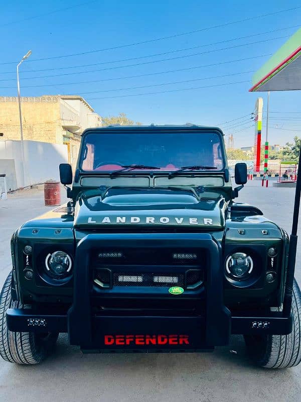 Land Rover Defender 130 (2014) 0