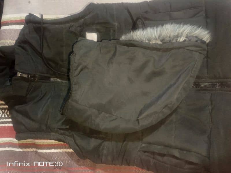 the North Face company 10 by 10 condition price :3000 2 days pehle lia 2