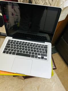 Macbook Pro core i7 in very good condition