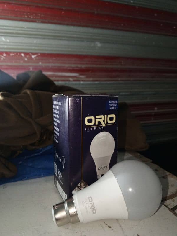 BRAND NEW LED AC&DC BULBS 7