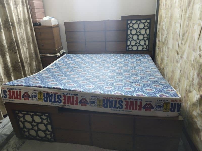 bed with side tables and with mattress and dressing table 0