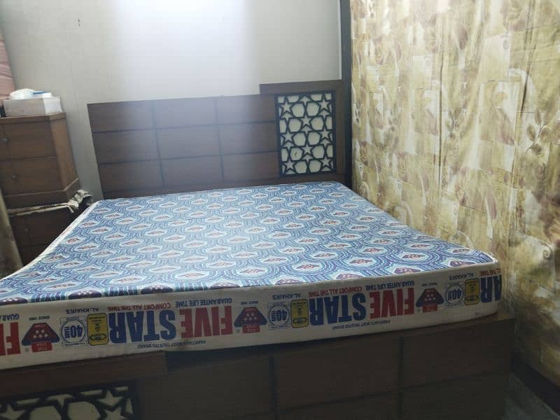 bed with side tables and with mattress and dressing table 3