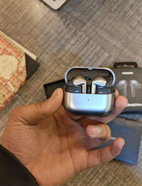 Samsung Airbuds 3pro 1