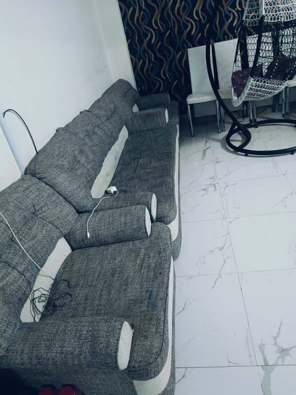 sofa good condition 0