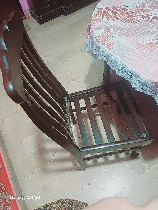 wood Dinnig with 6 chairs 4