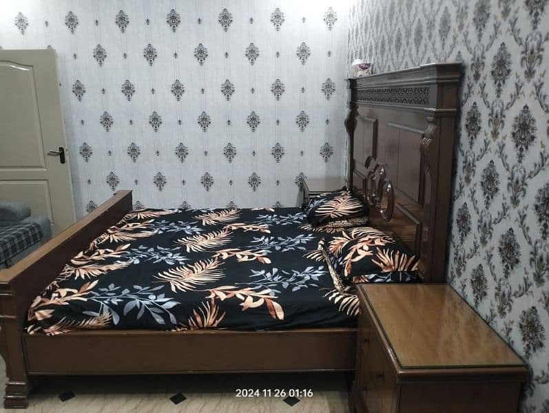 king size bed with 2 side table aur dressing 2