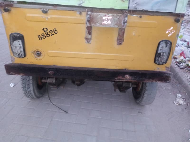 SazGar-2009,LPG-Gas-PetRoL Rickshaw, lWhite Engine, 2 Tyar OK, 4