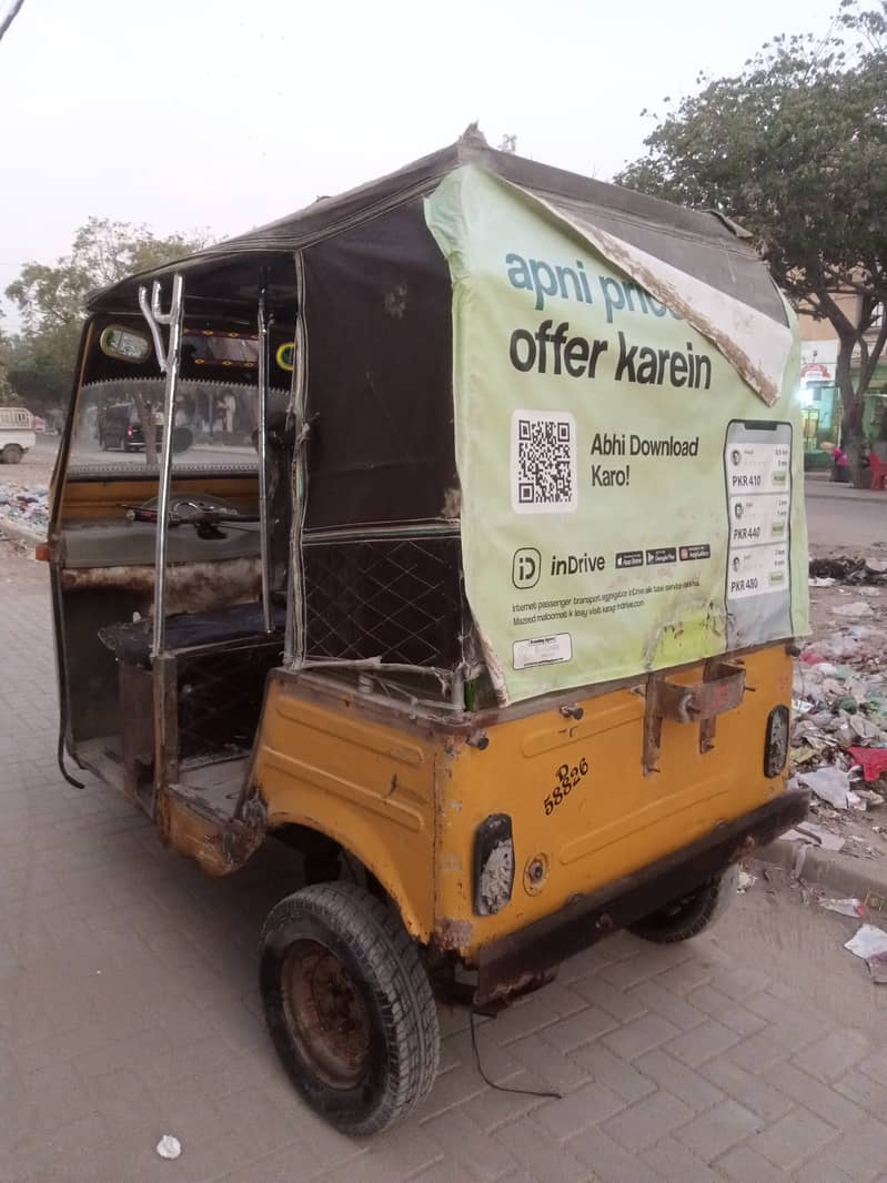 SazGar-2009,LPG-Gas-PetRoL Rickshaw, lWhite Engine, 2 Tyar OK, 5