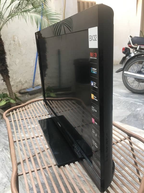 original Sony lcd tv 32 inch available in brand new condition 0