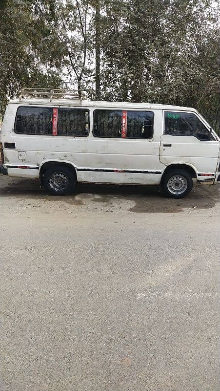 Toyota hiace 1984 model kota 89 3