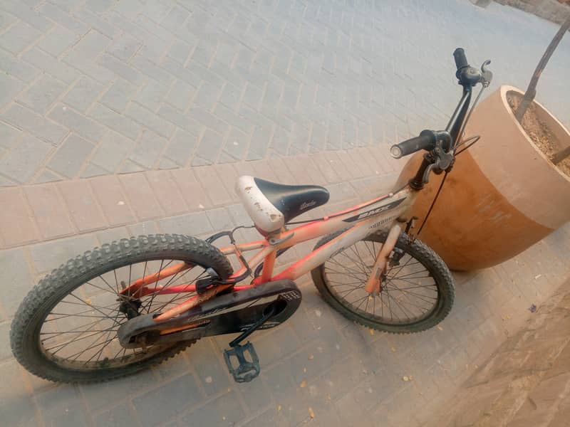 BMX  kid's cycle. . . . . . . 1