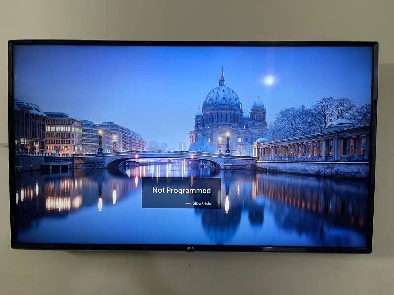 LG LCD brand new 3